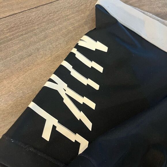 Nike Pro Athletic Workout Spandex Shorts Women Medium‎ Bin E-7 - Picture 2 of 4